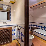 Charm House - City Center Oasis W/ Private Garden *