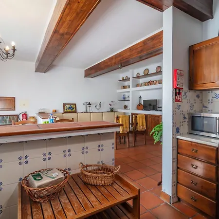 Daire Charm House In The Heart - Azorean Butler