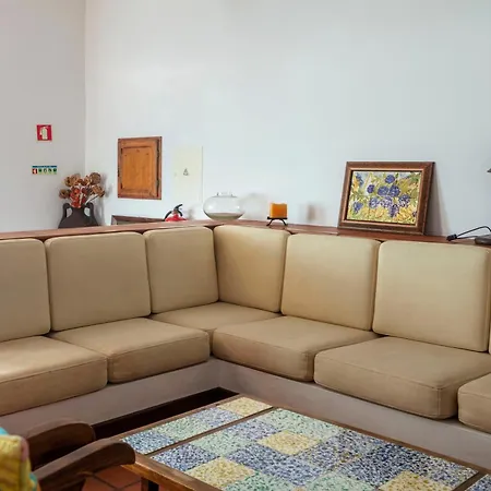 Charm House In The Heart - Azorean Butler Daire