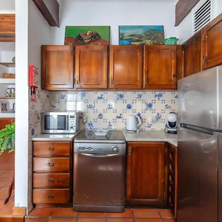 Charm House In The Heart - Azorean Butler דירה *