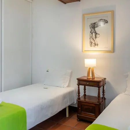 Apartment Charm House - Center Oasis W/ Private Garden *