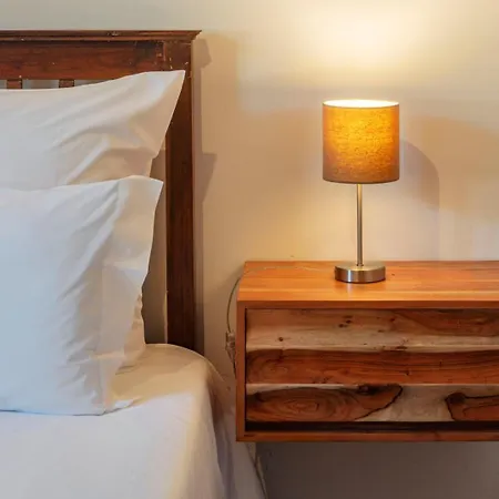 Charm House In The Heart - Azorean Butler דירה