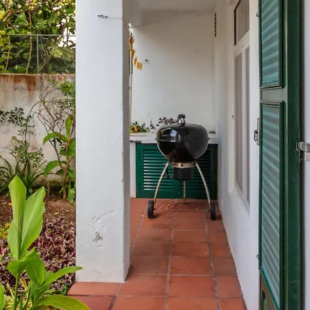 Charm House In The Heart - Azorean Butler דירה