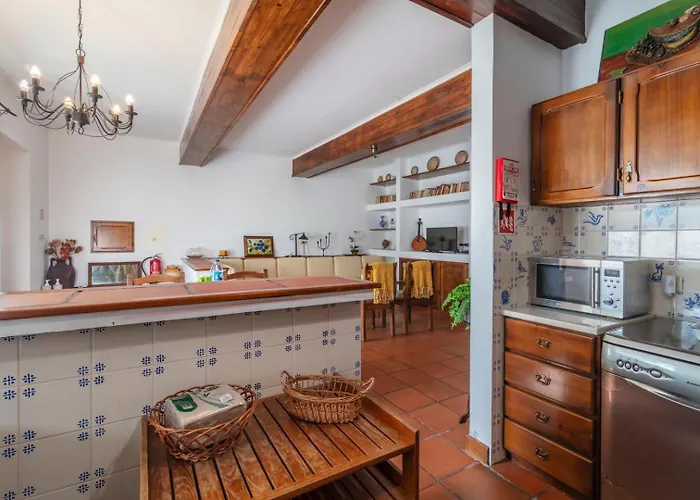 Charm House In The Heart - Azorean Butler *