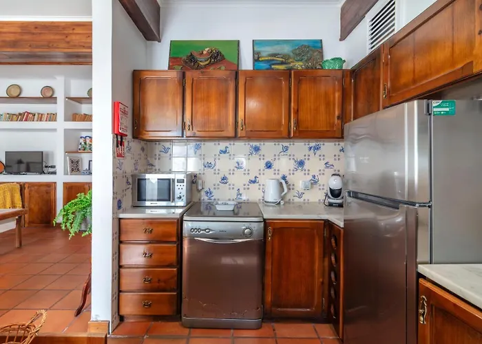 Charm House In The Heart - Azorean Butler 아파트 *