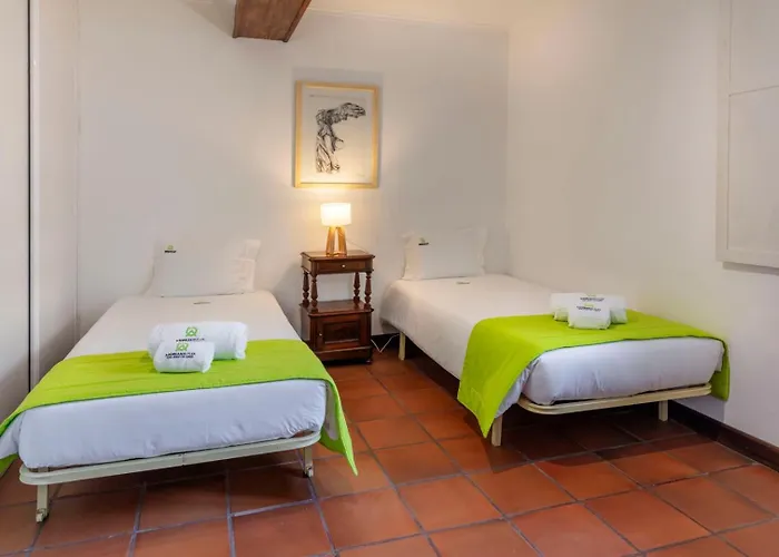 Charm House In The Heart - Azorean Butler 아파트